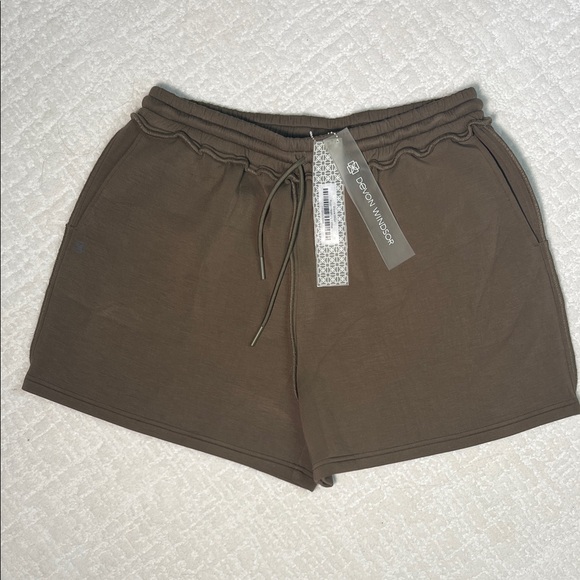 New! Devon Windsor Olive Steele Short with drawstring and pockets large - Picture 2 of 12